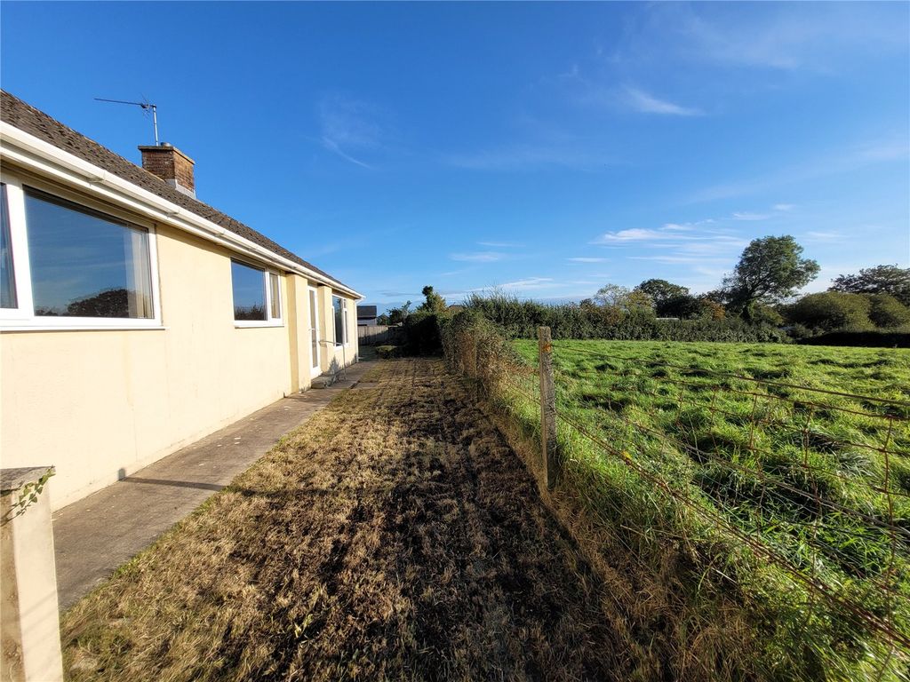 Property photo 2 of 28 Picture No. 21