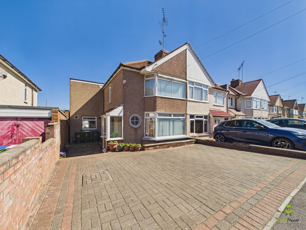 Property photo 1 of 14 Front Aspect Presented By James Hillier For Ewemov