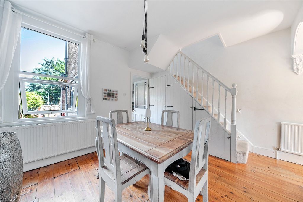 Property photo 3 of 10 Dining Room