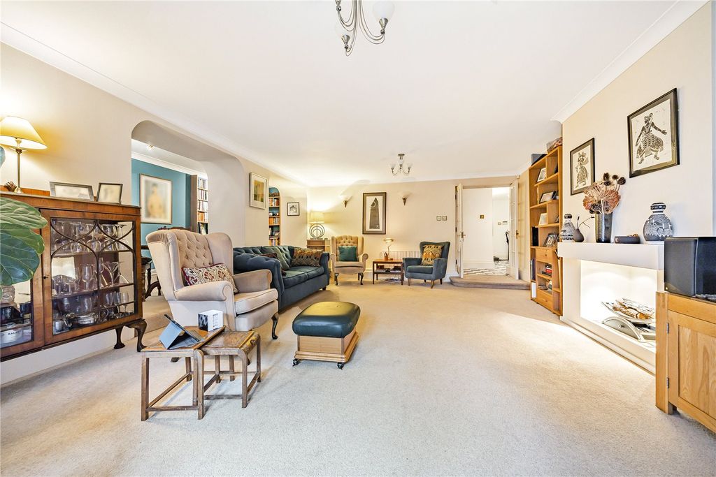 Property photo 3 of 25 Picture No. 03