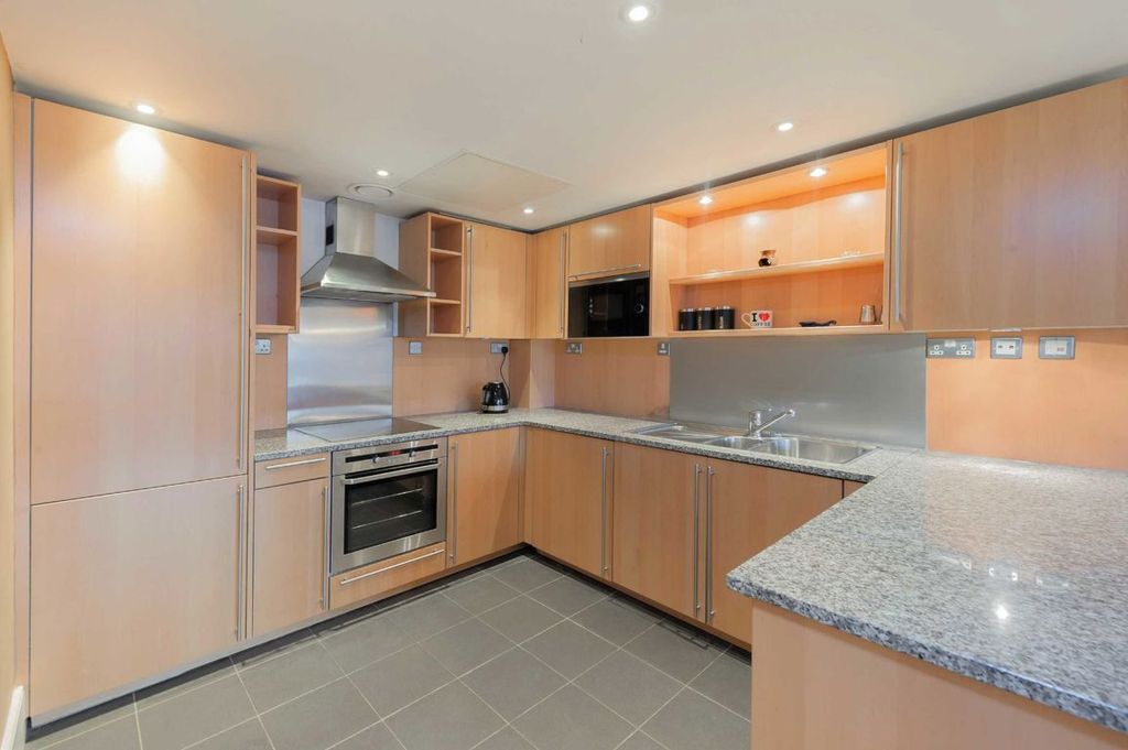 Property photo 3 of 4