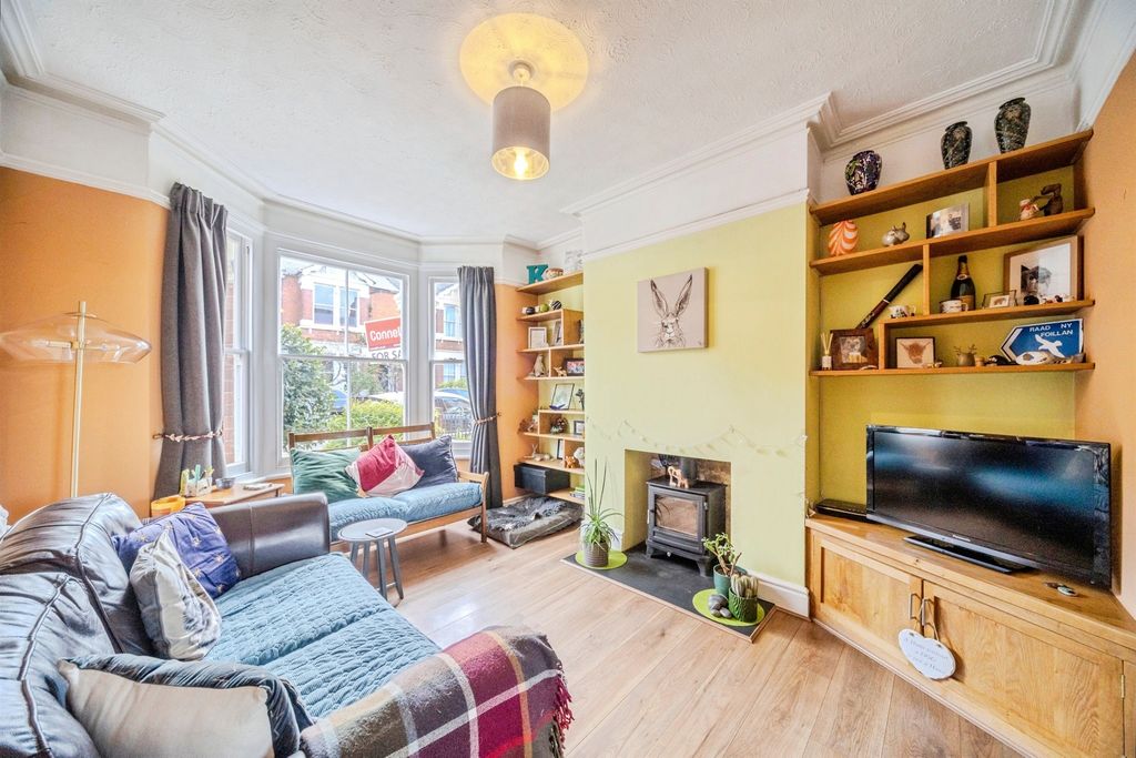 Property photo 2 of 16