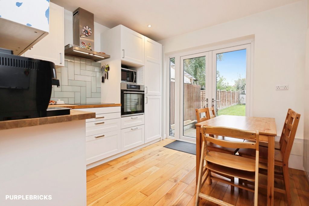 Property photo 2 of 30