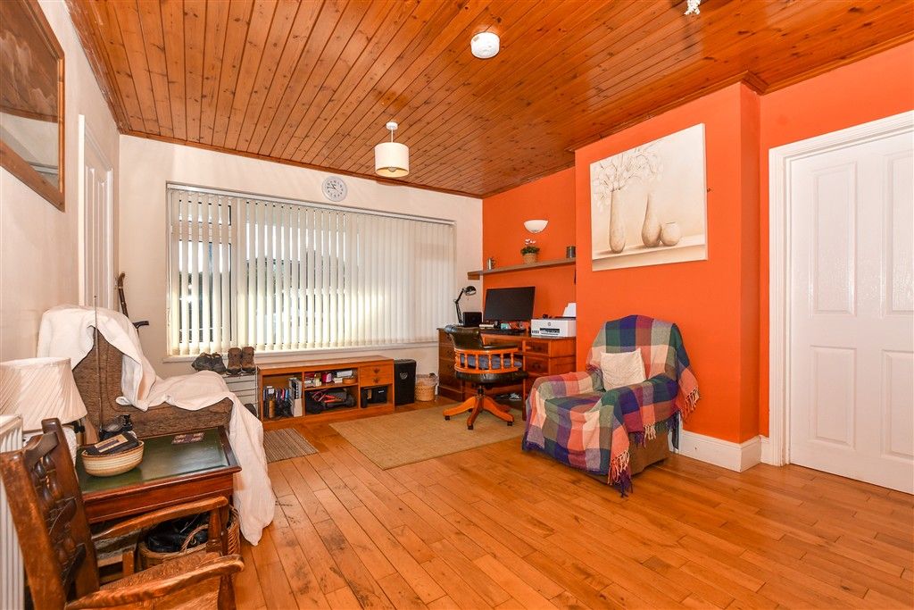Property photo 3 of 15 Lounge
