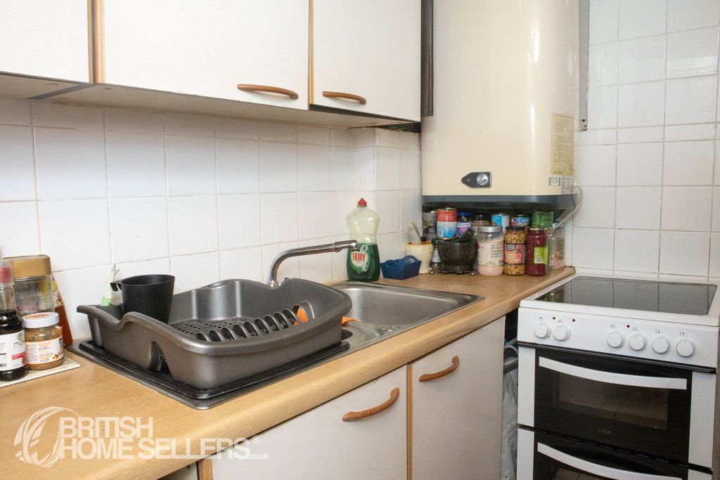 Property photo 3 of 9 3