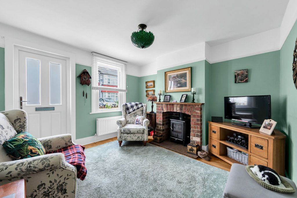 Property photo 2 of 17