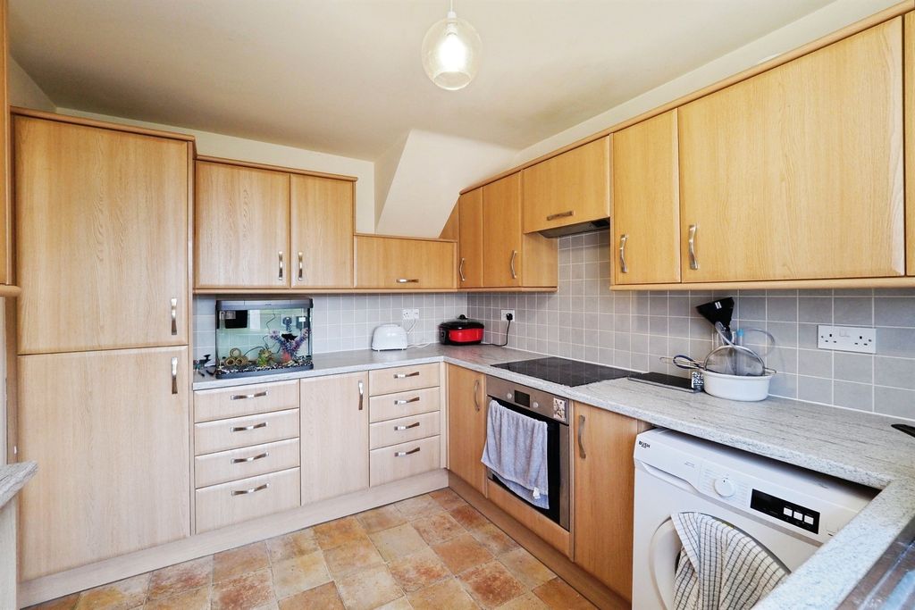 Property photo 3 of 17