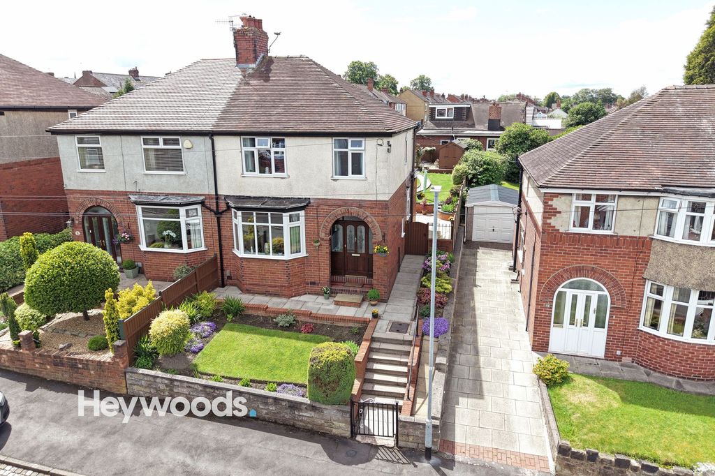 Property photo 1 of 36
