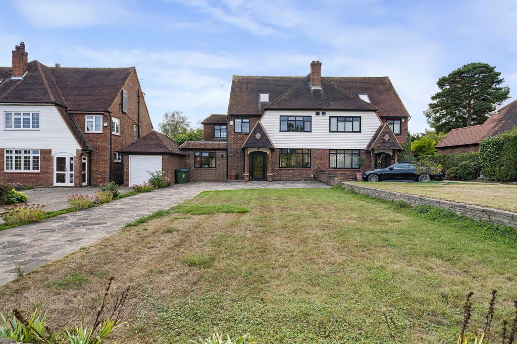 Property photo 1 of 46 Picture No. 32