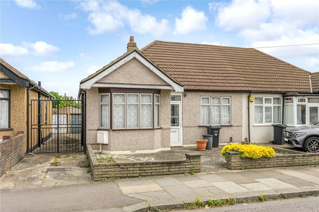 Property photo 1 of 10 Front
