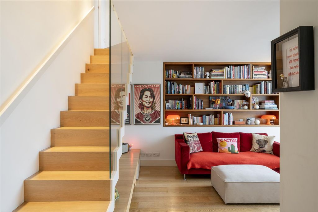 Property photo 1 of 23 Maskells-F13 Airlie Gardens-11_Hi.Jpg