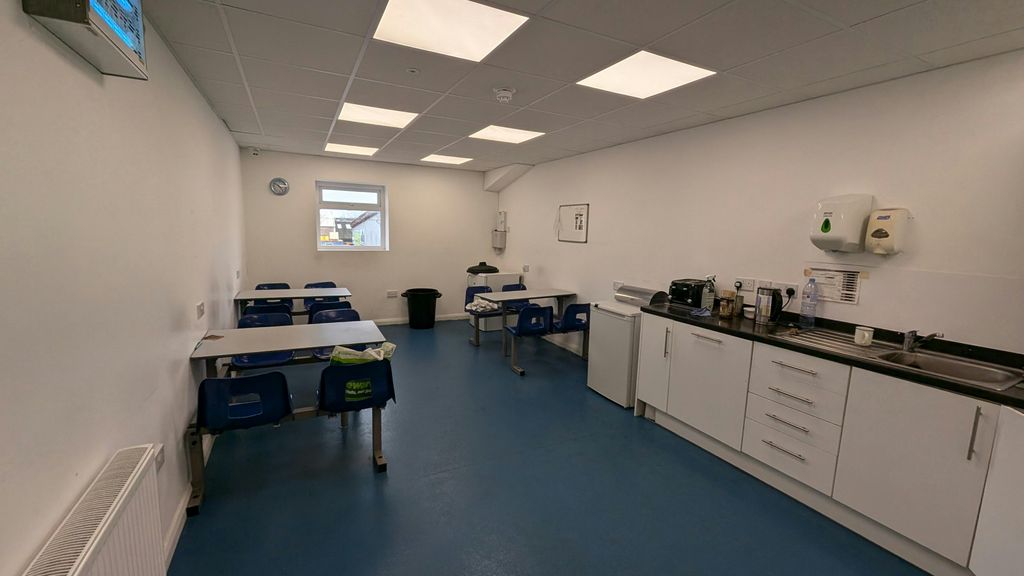 Property photo 3 of 11 Pxl_20241112_102413877.Jpg