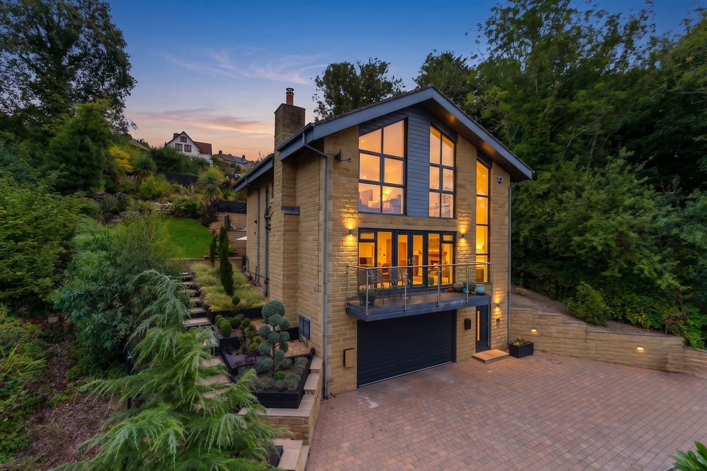 Property photo 1 of 37