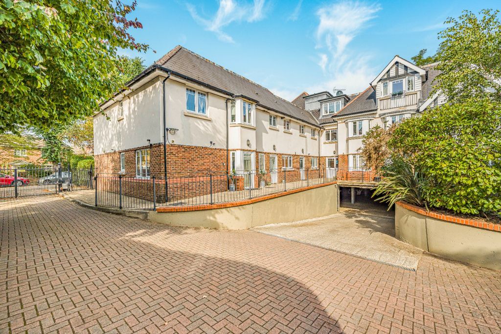 Property photo 1 of 12 593780