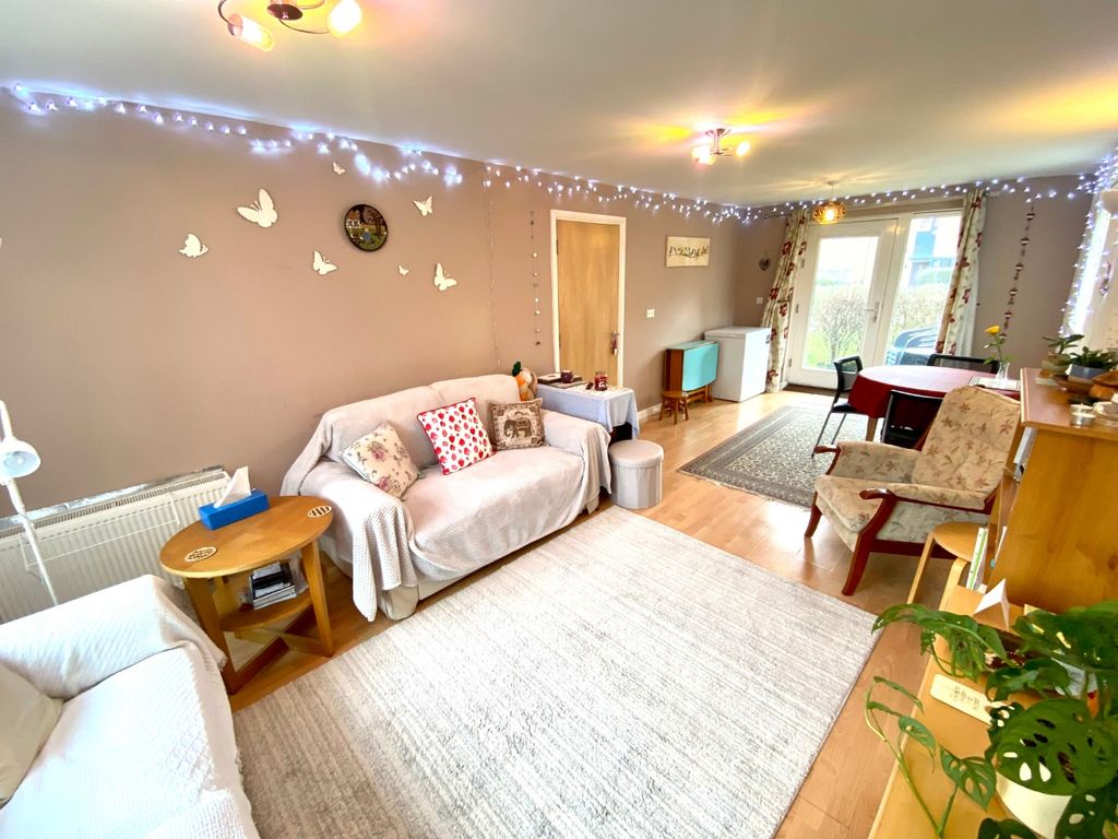 Property photo 1 of 11 Media Image 00