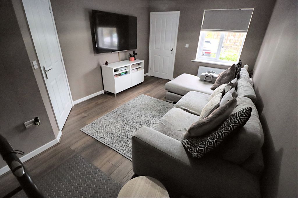 Property photo 2 of 16