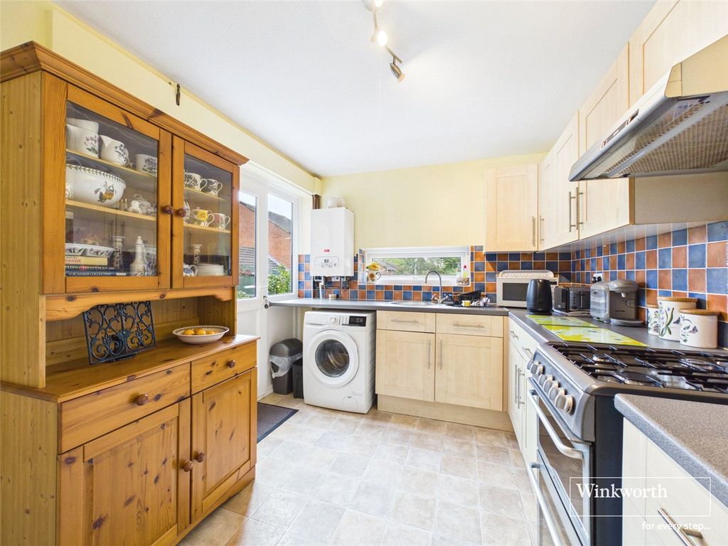 Property photo 3 of 14 Picture No. 12