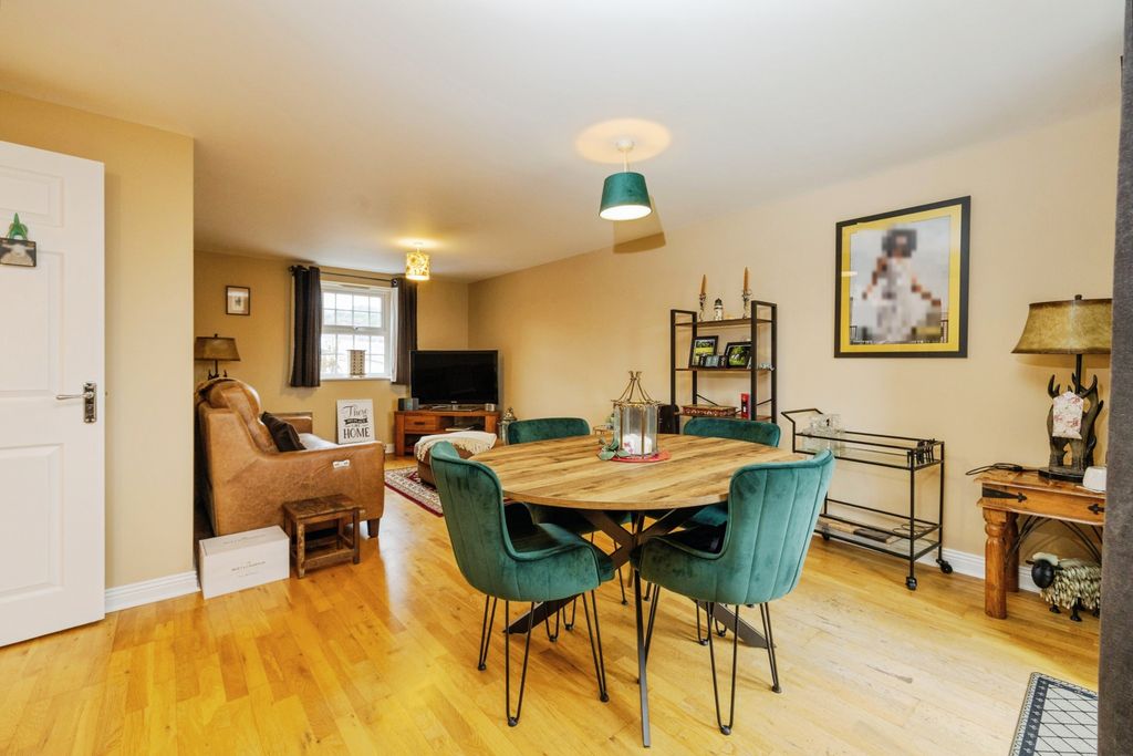 Property photo 3 of 12 Photo #3