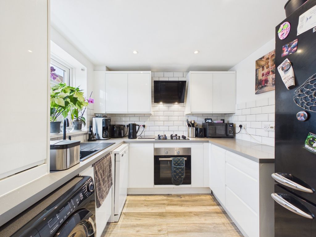 Property photo 2 of 10 5004773