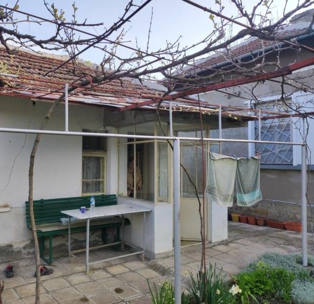 Property photo 1 of 5