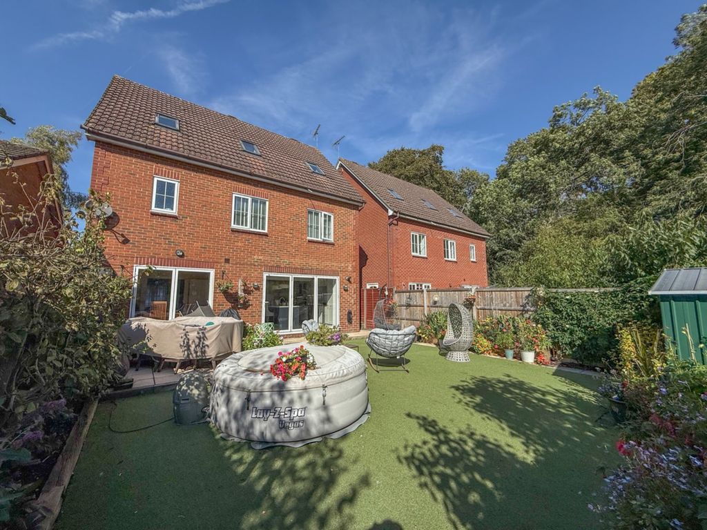 Property photo 3 of 29 3942653