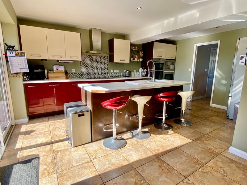 Property photo 2 of 17 Breakfast Kitchen