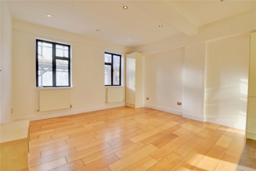 Property photo 1 of 10 Picture No. 01