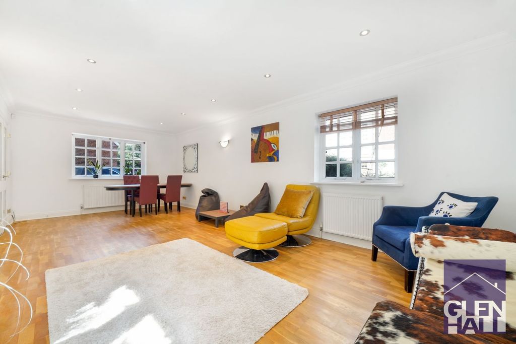 Property photo 3 of 17