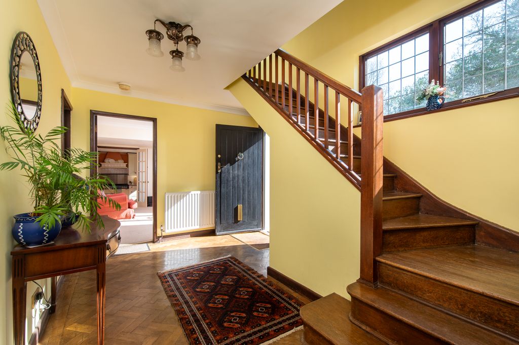 Property photo 3 of 23