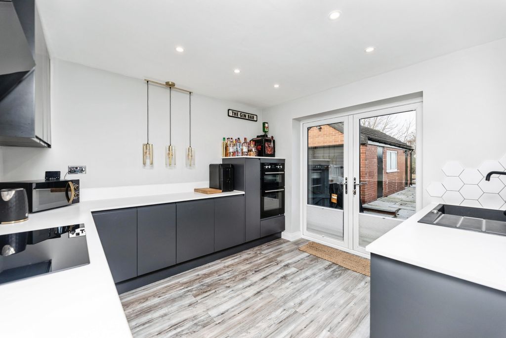 Property photo 3 of 15 Kitchen