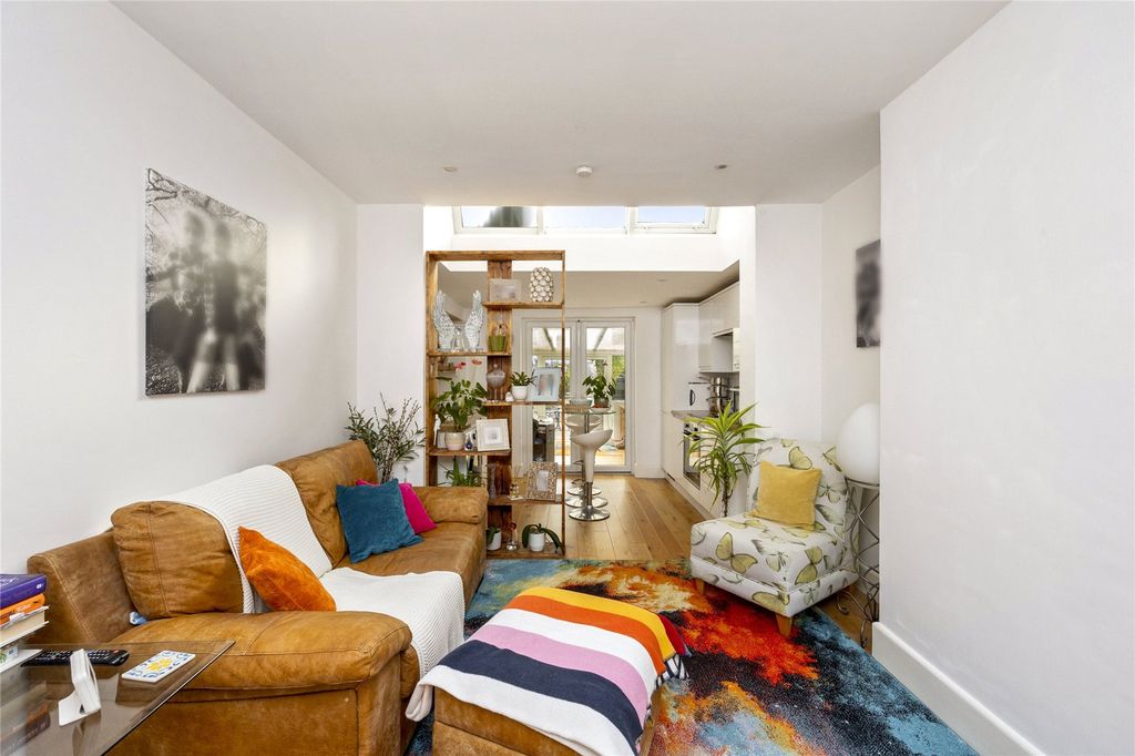 Property photo 2 of 14 Picture No. 11