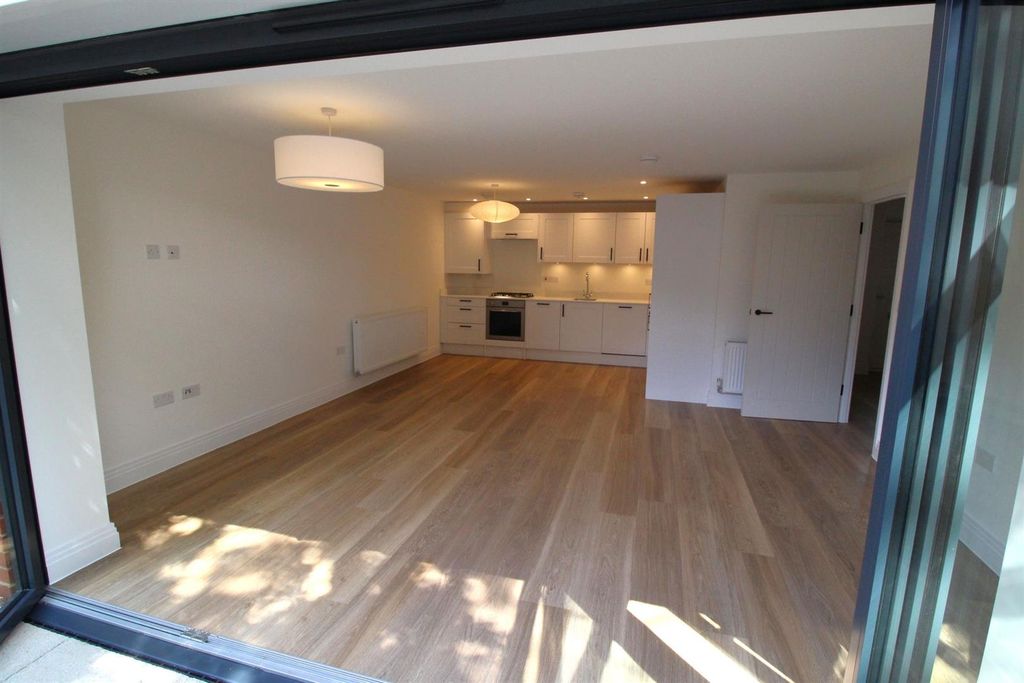 Property photo 2 of 11 Img_3972.Jpg