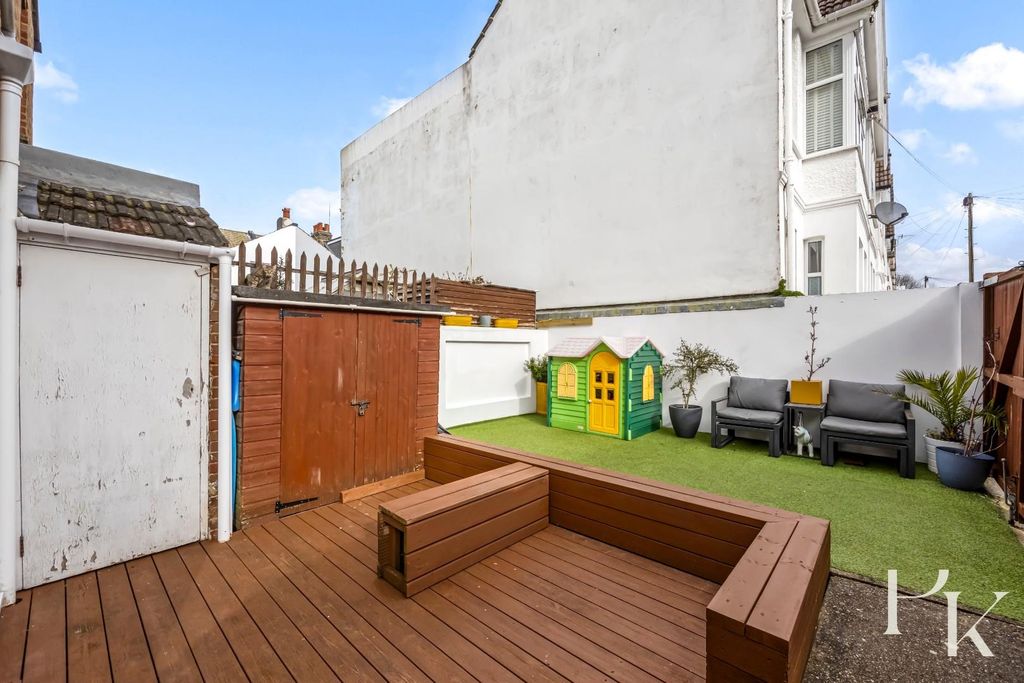 Property photo 2 of 13