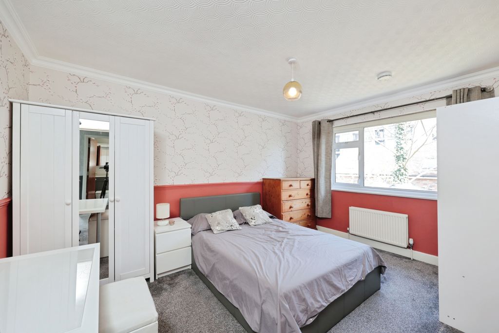 Property photo 3 of 11 Image