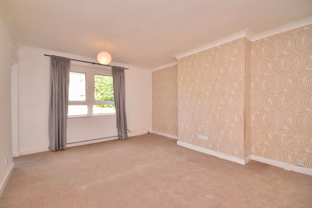 Property photo 3 of 37
