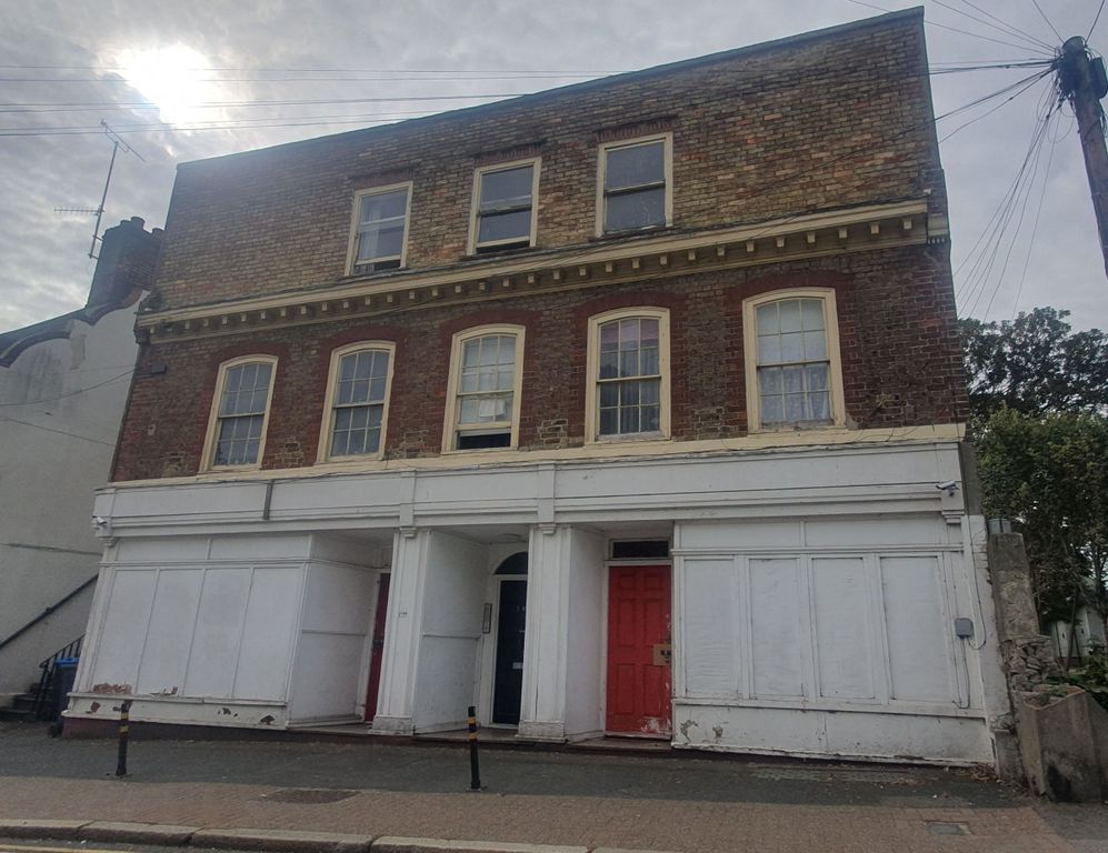 Property photo 1 of 6