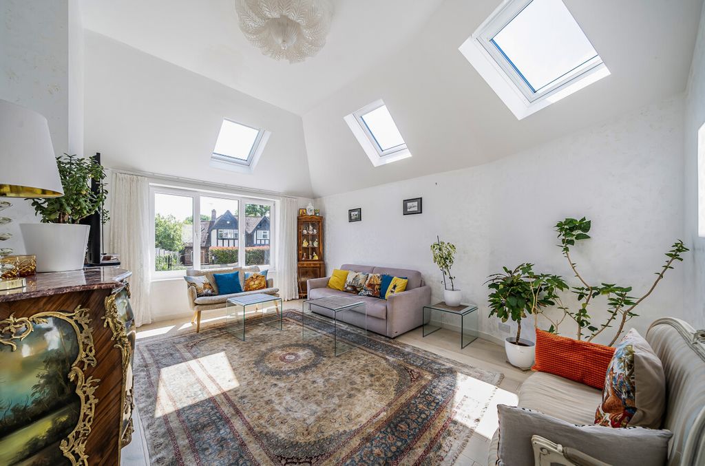 Property photo 2 of 20 1287395-10-68249c...