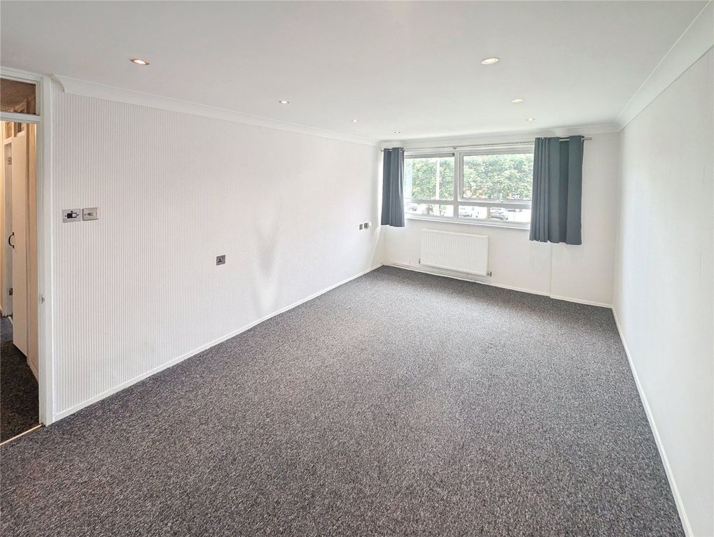 Property photo 3 of 12 Living Room
