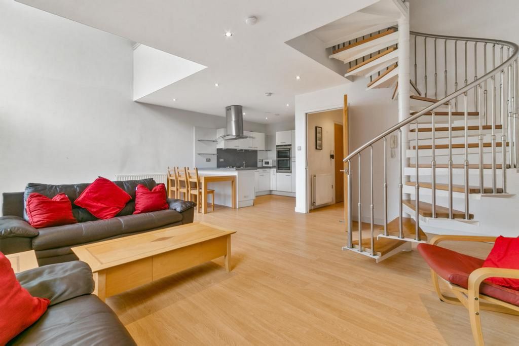 Property photo 2 of 18