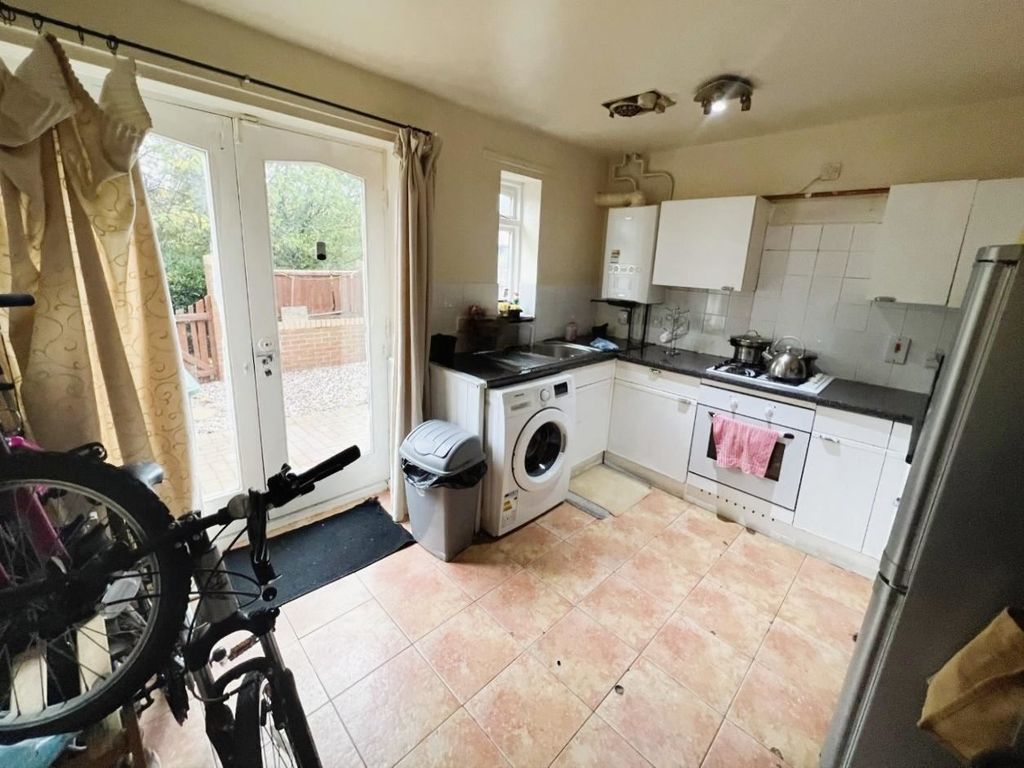 Property photo 2 of 8
