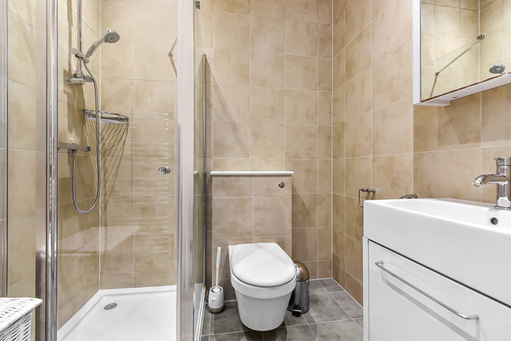 Property photo 3 of 5 Bathroom