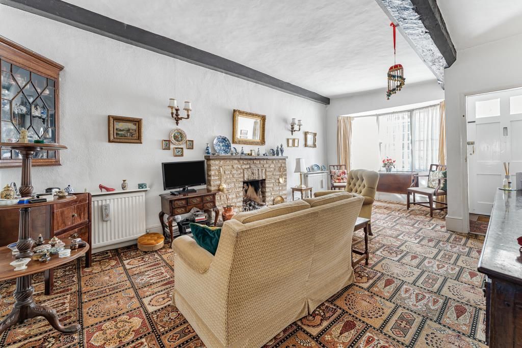 Property photo 3 of 14 10 Market Place-11.Jpg