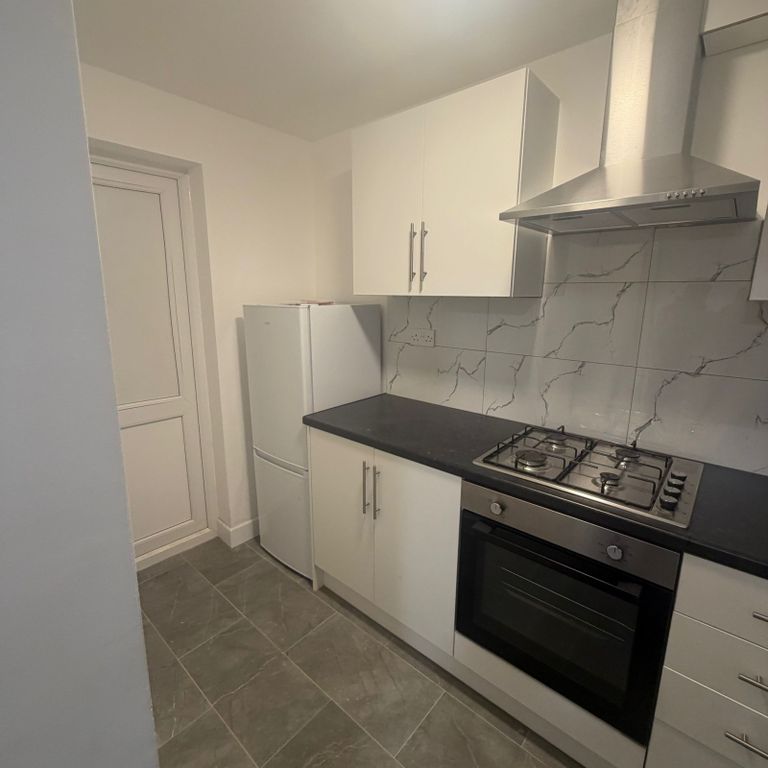 Property photo 3 of 8 Gallery