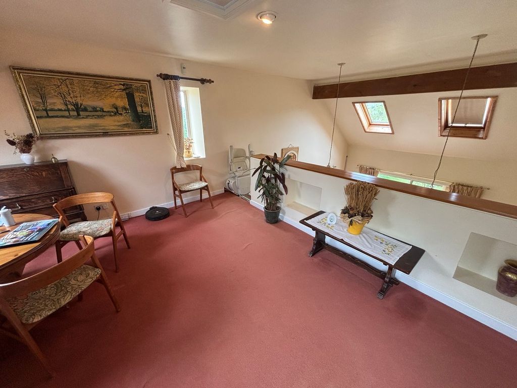 Property photo 3 of 39
