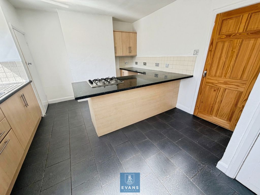 Property photo 3 of 13 Kitchen