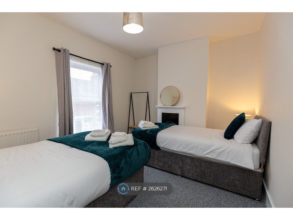 Property photo 2 of 20 Northamptonservicedapartment Selfcatering Shortlet