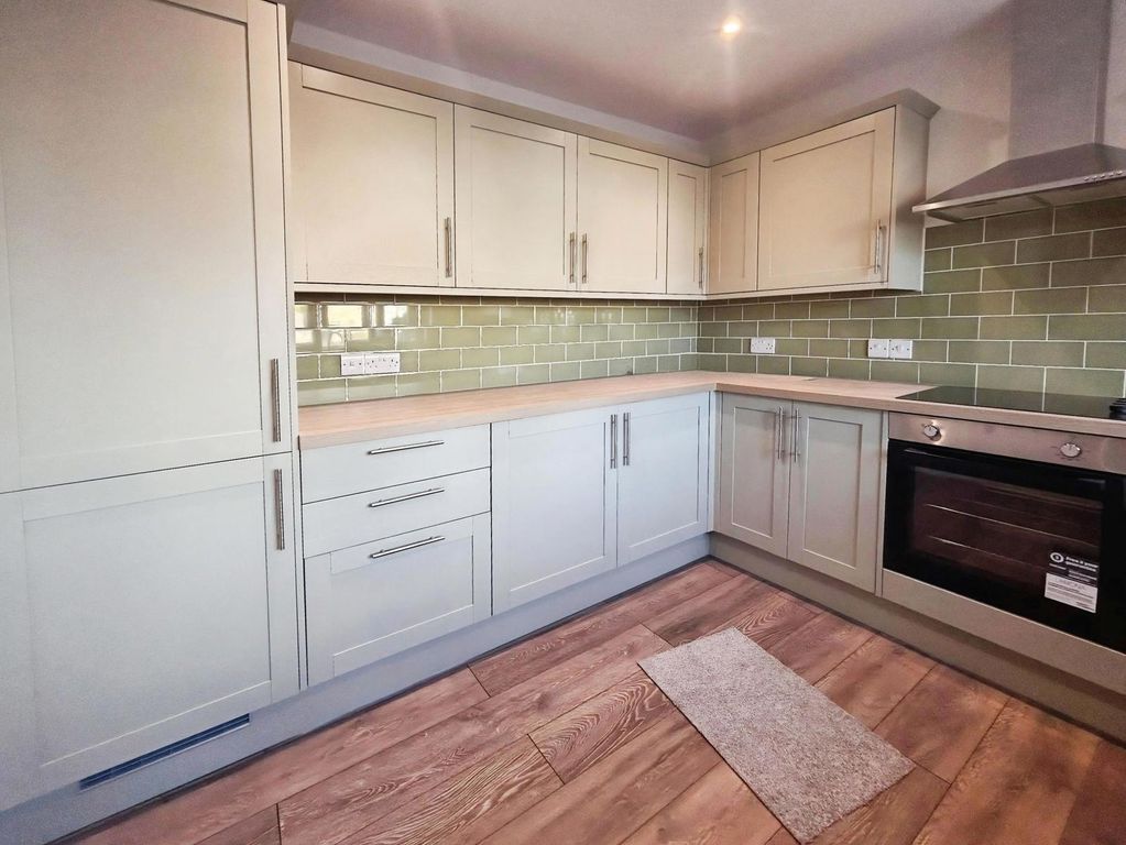 Property photo 3 of 9 Pbox-Img.Jpg