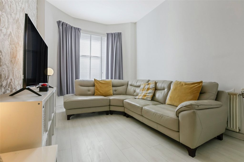 Property photo 2 of 14 Living Room