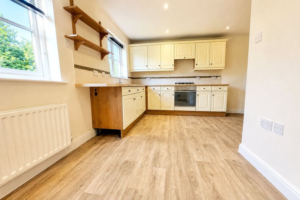 Property photo 2 of 13 Picture No. 19