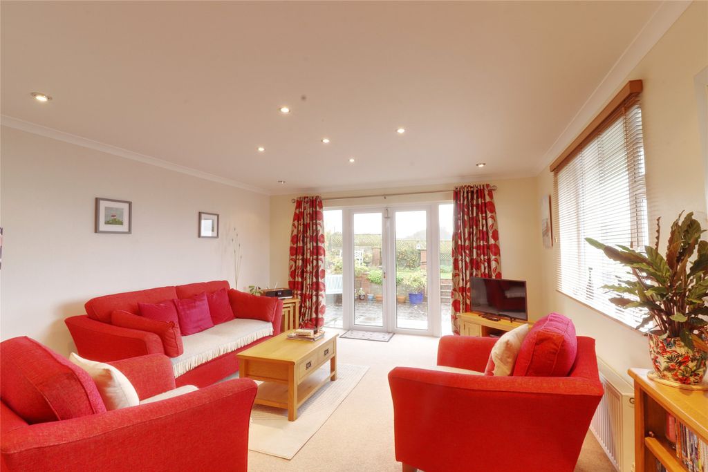 Property photo 2 of 17 Picture No. 01